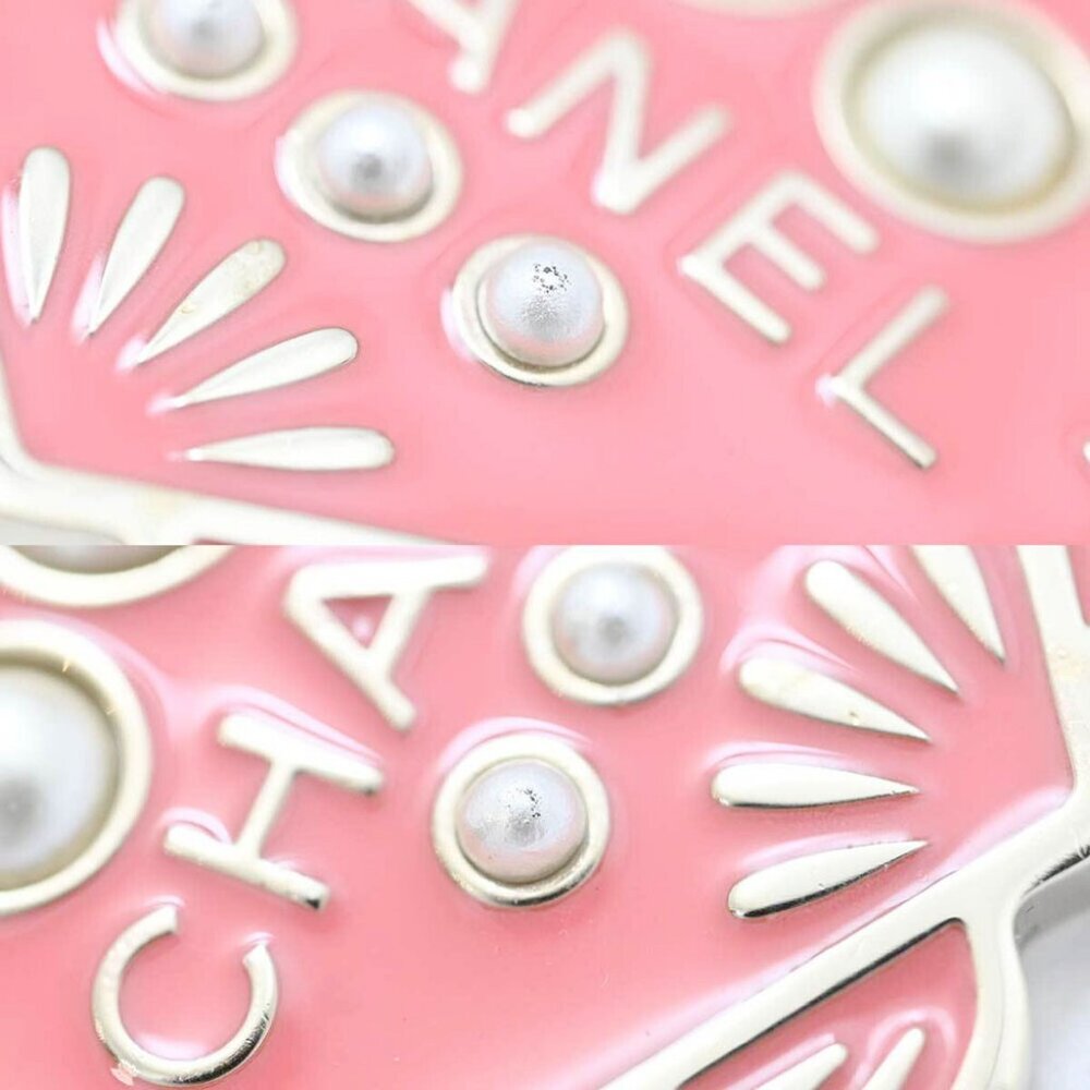 CHANEL Logo Pearl Shell Motif Brooch Gold Tone Pin B17C w/Box D-o111 - Picture 5 of 6